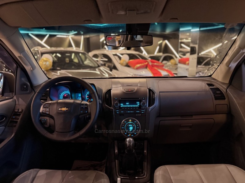S10 2.4 LTZ 4X2 CD 8V FLEX 4P MANUAL - 2013 - NOVO HAMBURGO