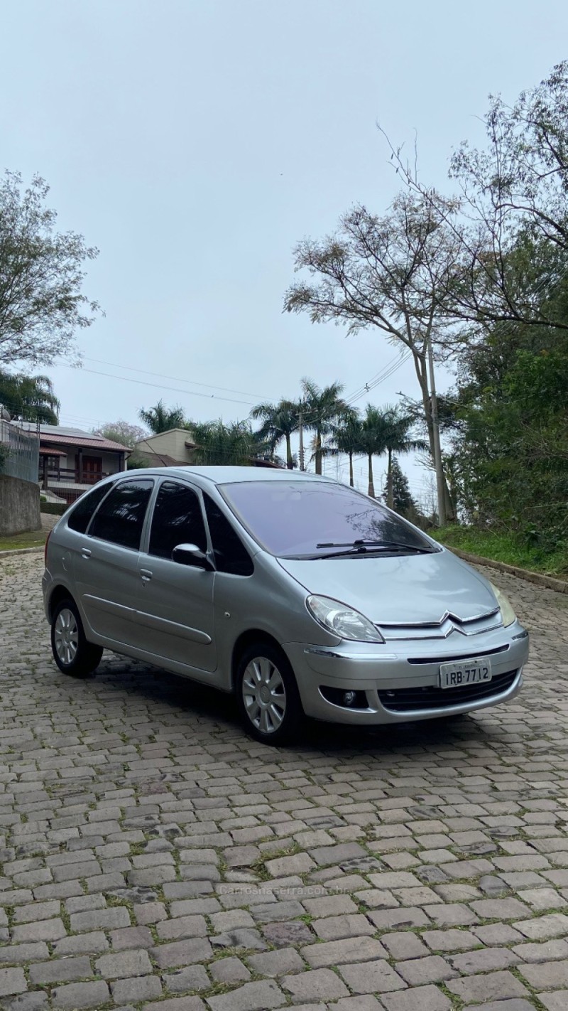 C3 PICASSO 1.6 GLX 16V FLEX 4P MANUAL - 2011 - SAPIRANGA