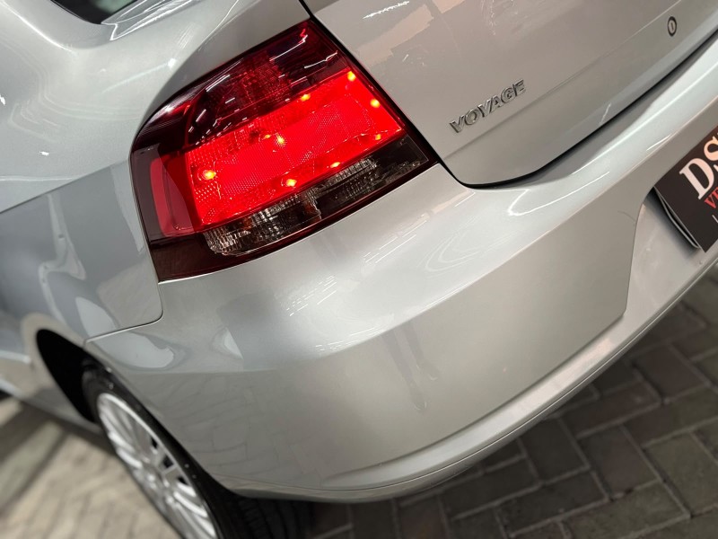 VOYAGE 1.0 MI 8V FLEX 4P MANUAL - 2013 - CAXIAS DO SUL
