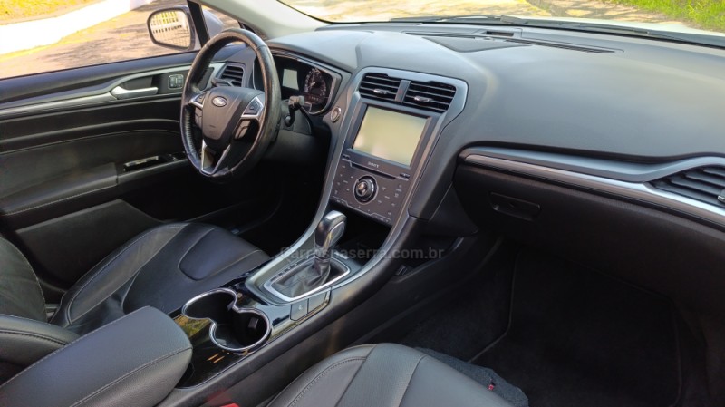 FUSION 2.0 TITANIUM PLUS AWD 16V GASOLINA 4P AUTOMÁTICO - 2014 - CAXIAS DO SUL