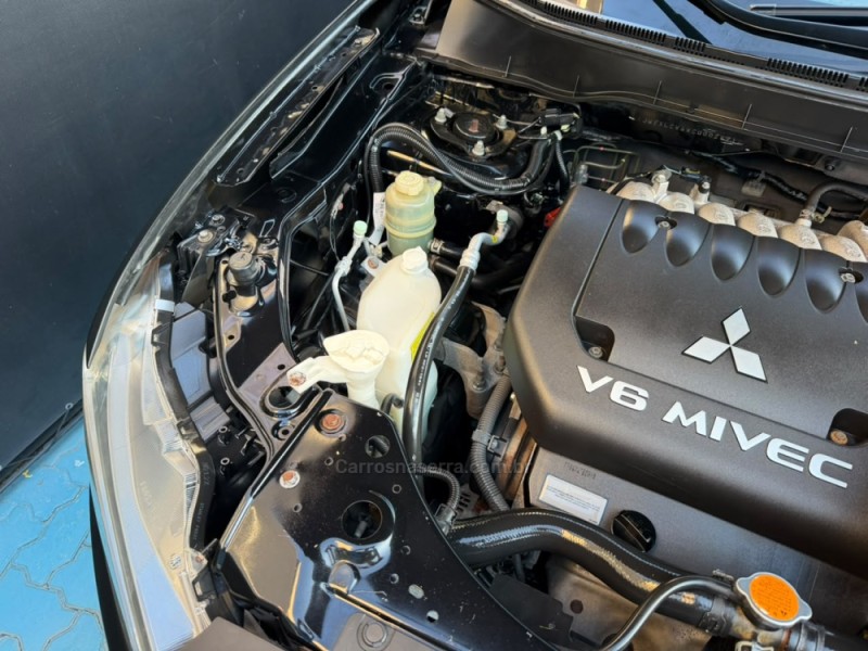 OUTLANDER 3.0 GT 4X4 V6 24V GASOLINA 4P AUTOMÁTICO - 2012 - ESTâNCIA VELHA