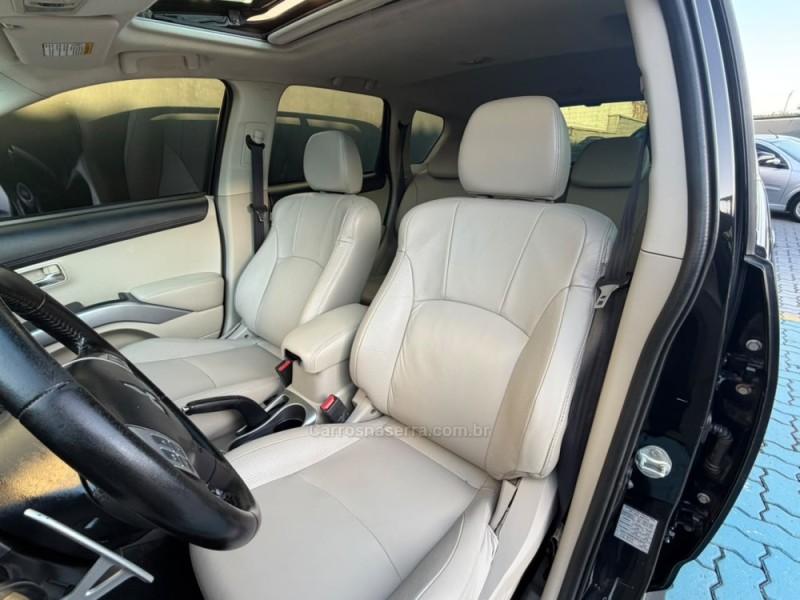 OUTLANDER 3.0 GT 4X4 V6 24V GASOLINA 4P AUTOMÁTICO - 2012 - ESTâNCIA VELHA