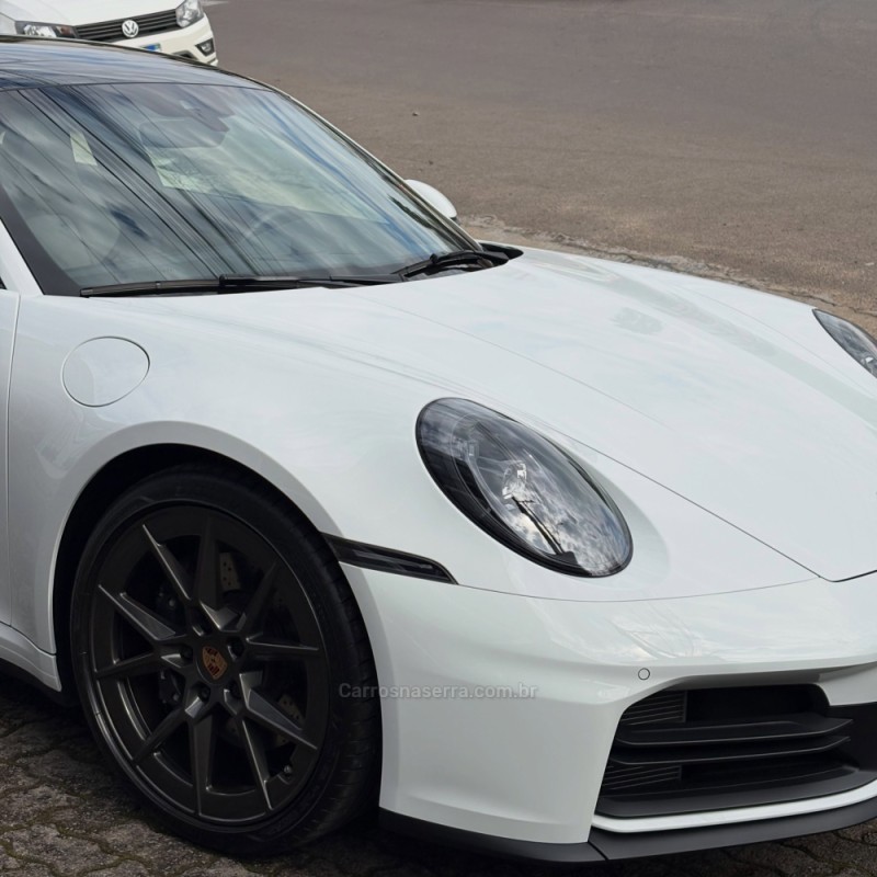 911 3.0 CARRERA COUPÉ AUTOMÁTICO - 2025 - MONTENEGRO