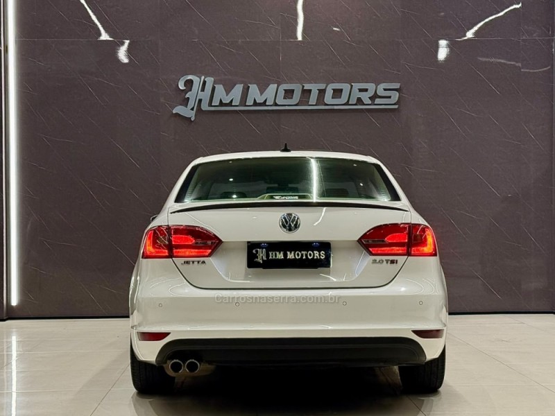 JETTA 2.0 TSI HIGHLINE 211CV GASOLINA 4P DSG - 2013 - CAXIAS DO SUL