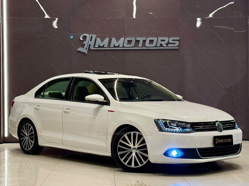 JETTA 2.0 TSI HIGHLINE 211CV GASOLINA 4P DSG - 2013 - CAXIAS DO SUL