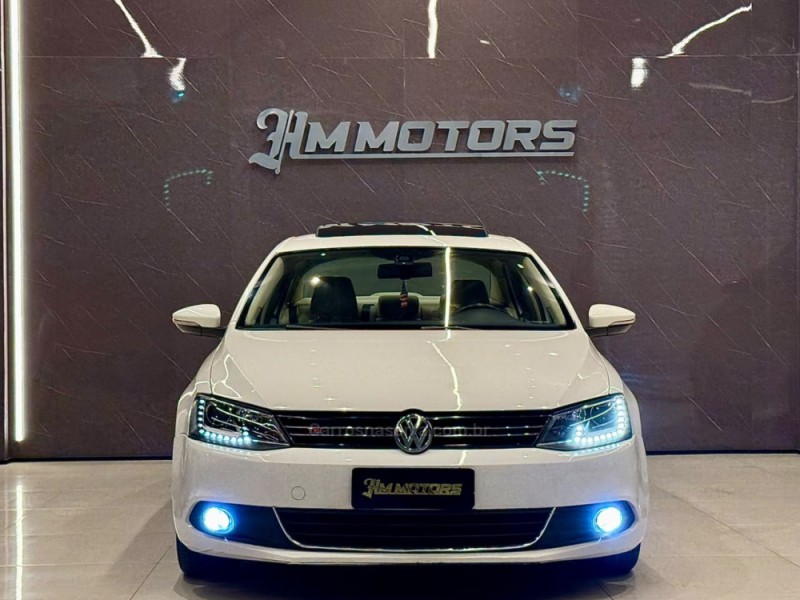 JETTA 2.0 TSI HIGHLINE 211CV GASOLINA 4P DSG - 2013 - CAXIAS DO SUL