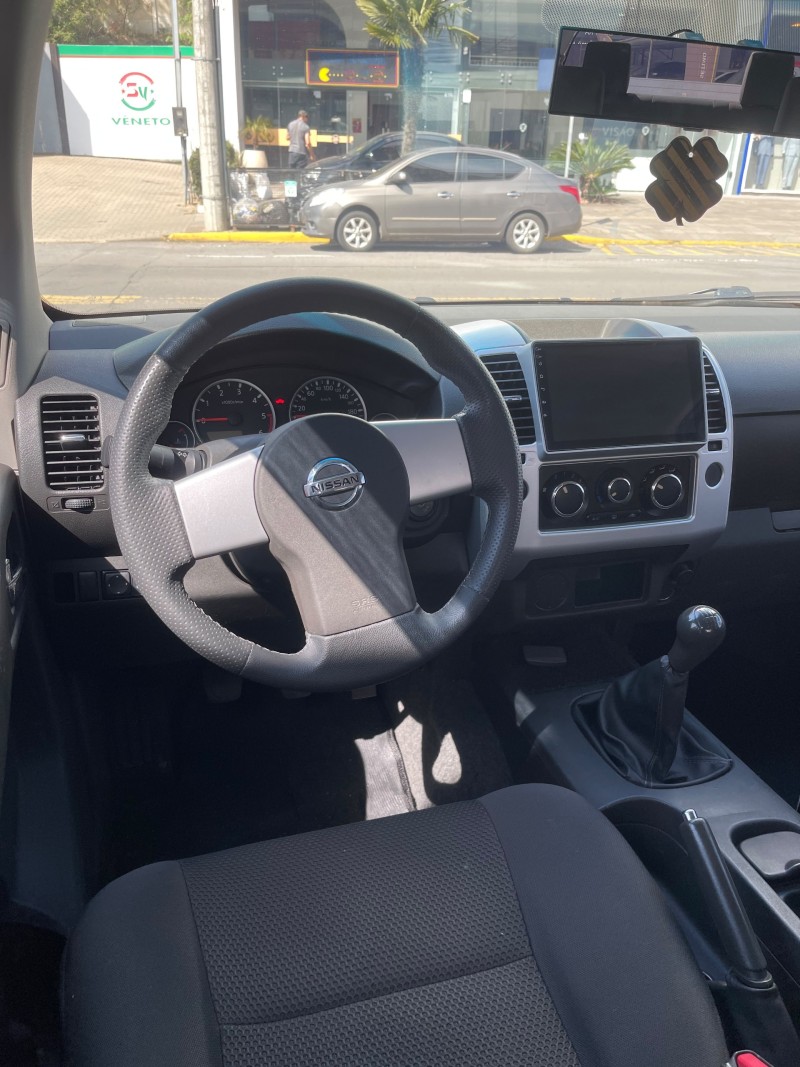 FRONTIER 2.5 S 4X4 CD TURBO ELETRONIC DIESEL 4P MANUAL - 2014 - CAXIAS DO SUL