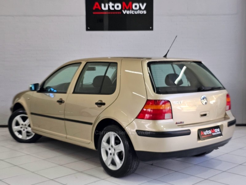 GOLF 1.6 SR GASOLINA 4P MANUAL - 2001 - CAXIAS DO SUL
