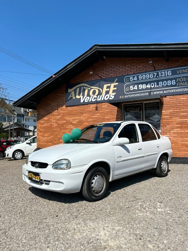 classic 1.0 mpfi life 8v gasolina 4p manual 2005 canela