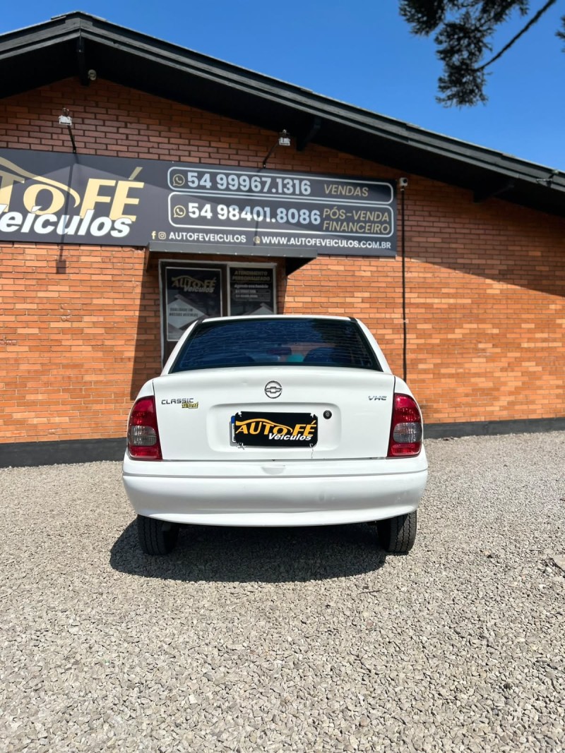 CLASSIC 1.0 MPFI LIFE 8V GASOLINA 4P MANUAL - 2005 - CANELA