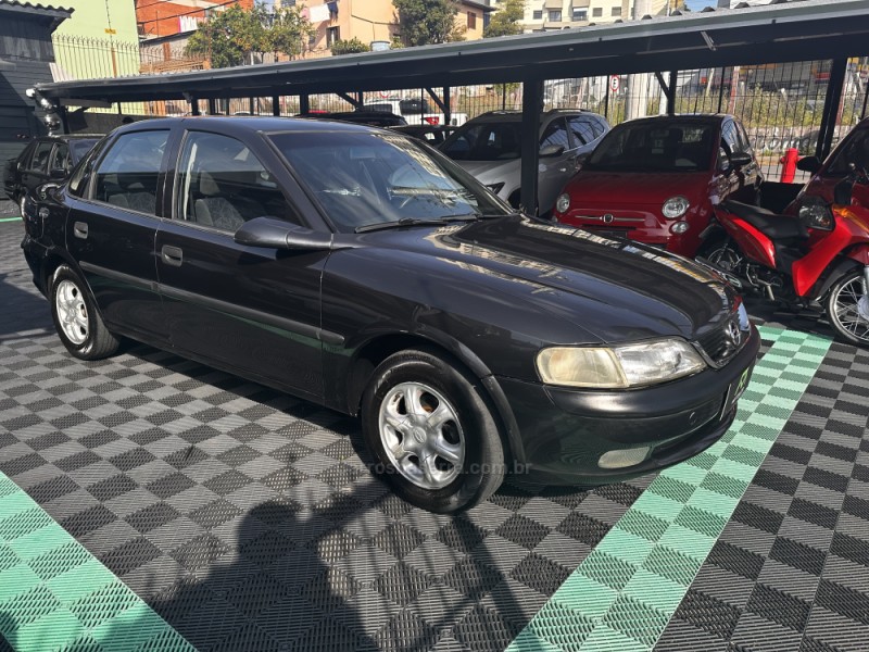 VECTRA 2.0 MPFI GLS 8V GASOLINA 4P MANUAL