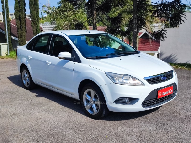 FOCUS 2.0 GLX SEDAN 16V GASOLINA 4P MANUAL - 2010 - FARROUPILHA