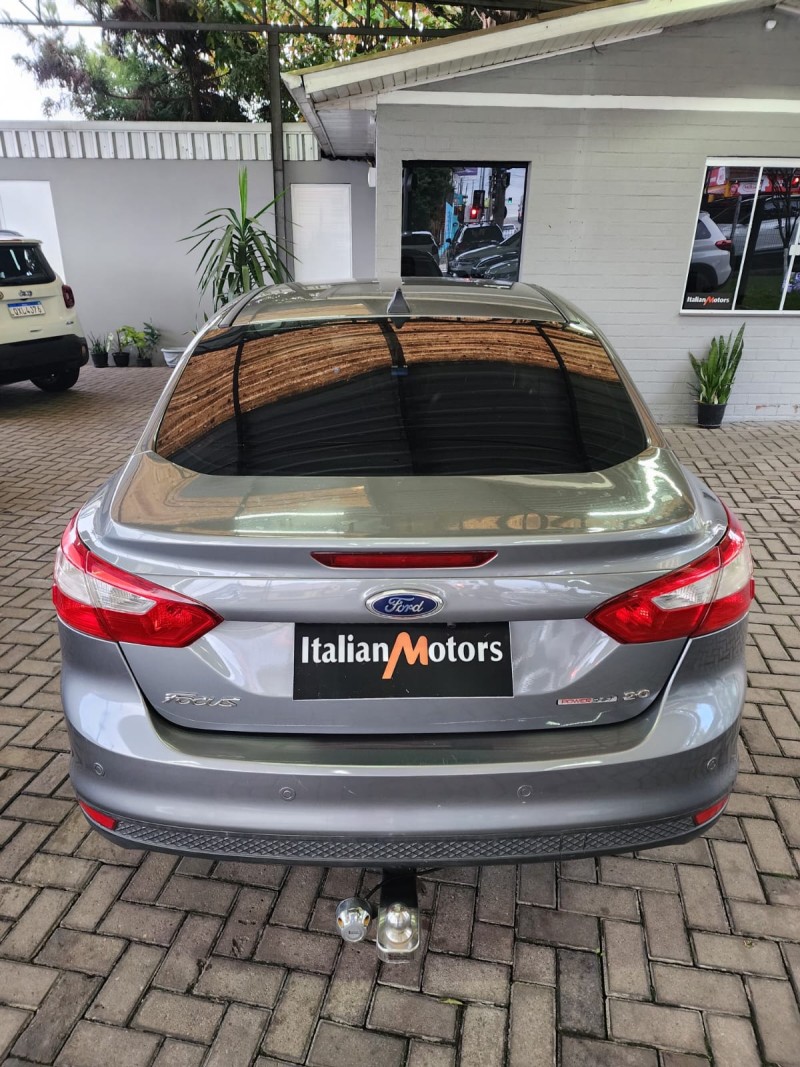 FOCUS 2.0 SE PLUS SEDAN 16V FLEX 4P AUTOMÁTICO - 2014 - CAXIAS DO SUL