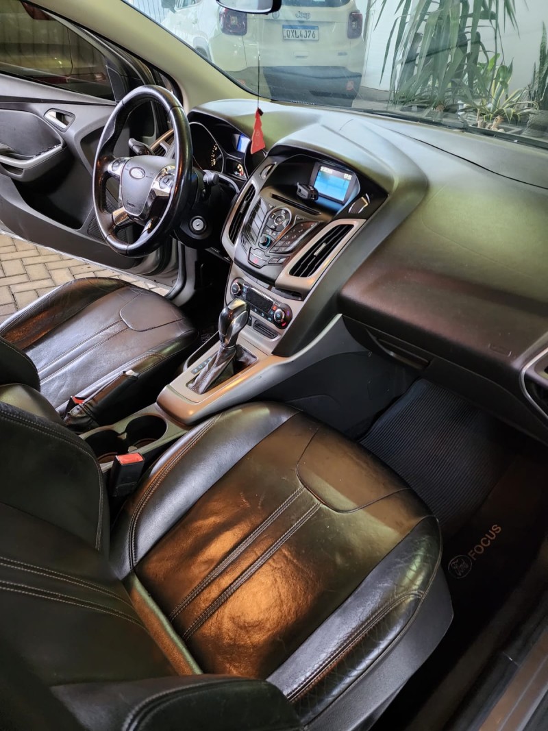 FOCUS 2.0 SE PLUS SEDAN 16V FLEX 4P AUTOMÁTICO - 2014 - CAXIAS DO SUL