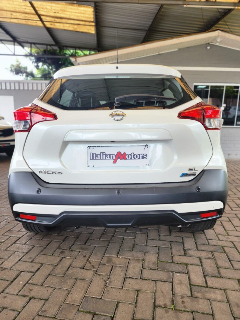 KICKS 1.6 SL 16V FLEXSTAR 4P AUTOMÁTICO - 2018 - CAXIAS DO SUL