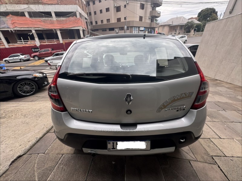 SANDERO 1.6 STEPWAY 16V FLEX 4P MANUAL - 2011 - GARIBALDI