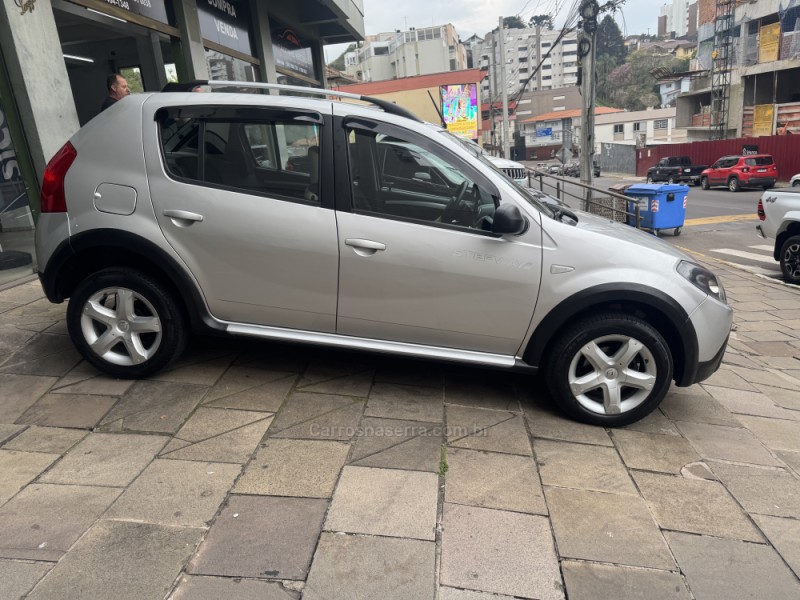 SANDERO 1.6 STEPWAY 16V FLEX 4P MANUAL - 2011 - GARIBALDI