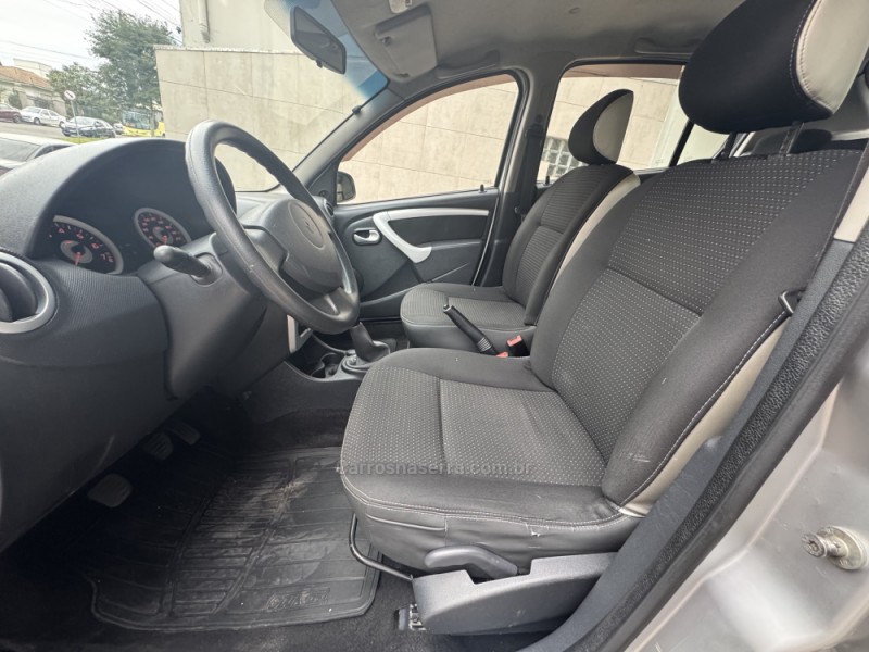 SANDERO 1.6 STEPWAY 16V FLEX 4P MANUAL - 2011 - GARIBALDI