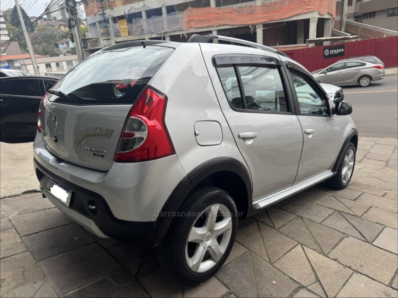 SANDERO 1.6 STEPWAY 16V FLEX 4P MANUAL - 2011 - GARIBALDI