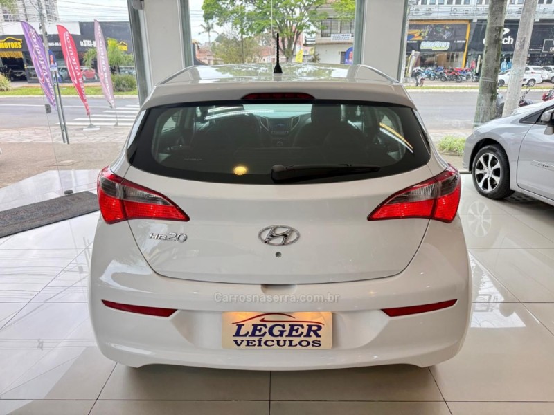 HB20 1.0 COMFORT 12V FLEX 4P MANUAL - 2017 - SãO LEOPOLDO