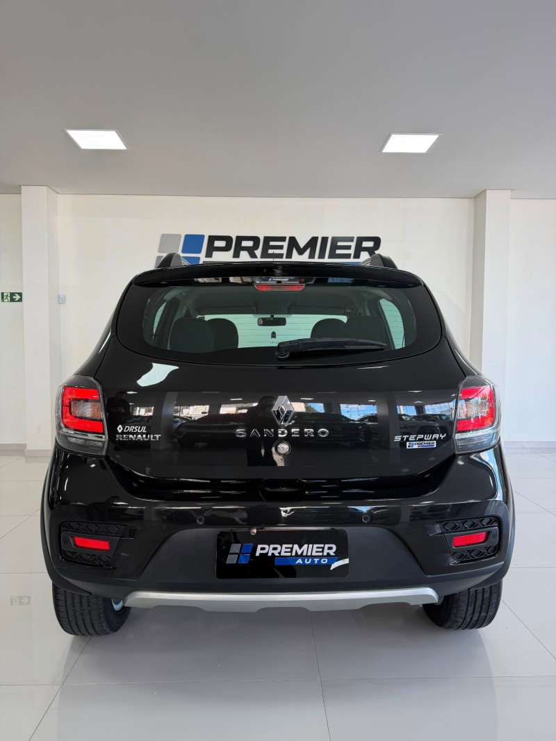 SANDERO 1.6 STEPWAY 16V FLEX 4P MANUAL - 2015 - CAXIAS DO SUL