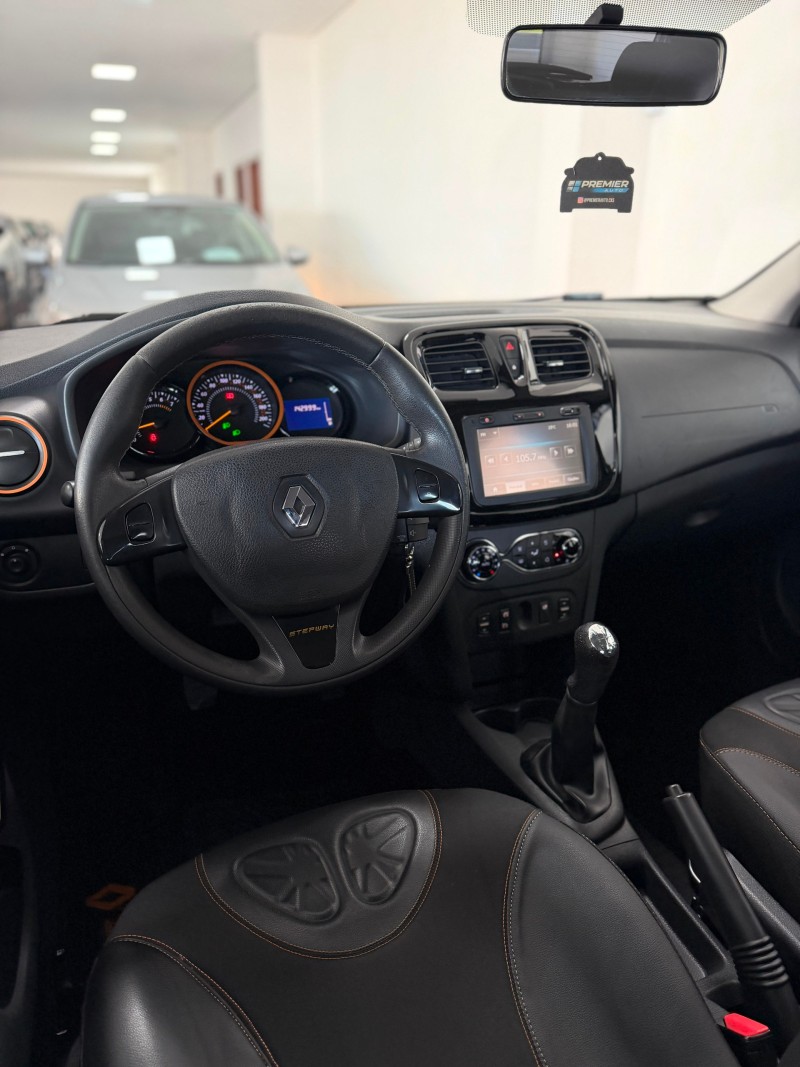 SANDERO 1.6 STEPWAY 16V FLEX 4P MANUAL - 2015 - CAXIAS DO SUL
