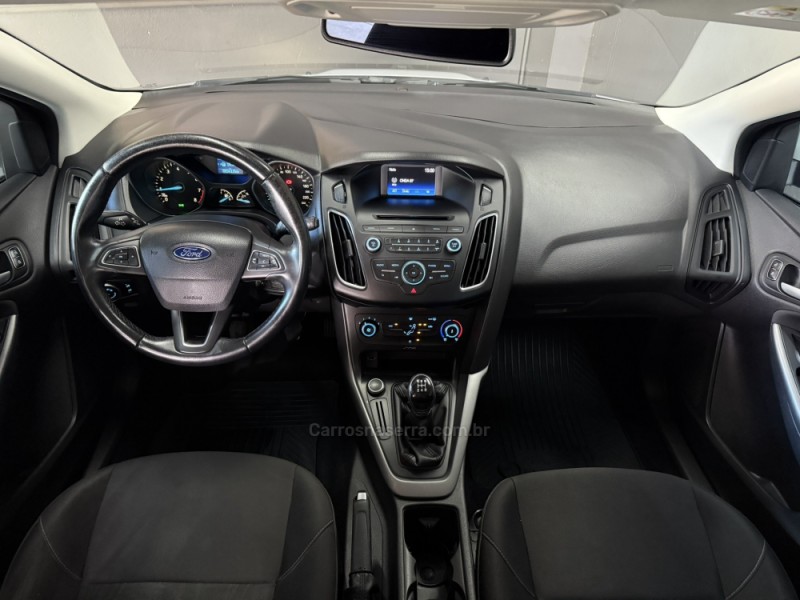 FOCUS 1.6 SE 16V FLEX 4P MANUAL - 2017 - MUçUM