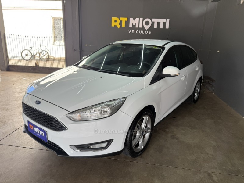 FOCUS 1.6 SE 16V FLEX 4P MANUAL - 2017 - MUçUM