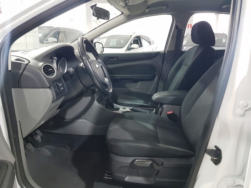 FOCUS 1.6 GLX SIGMA 16V FLEX 4P MANUAL - 2013 - CAXIAS DO SUL