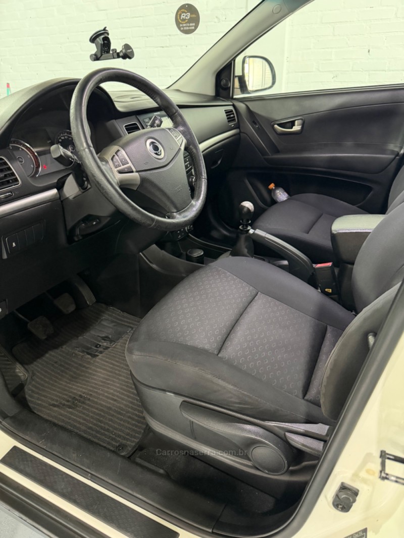 KORANDO 2.0 GLS 4X4 16V TURBO DIESEL 4P MANUAL - 2011 - CAXIAS DO SUL