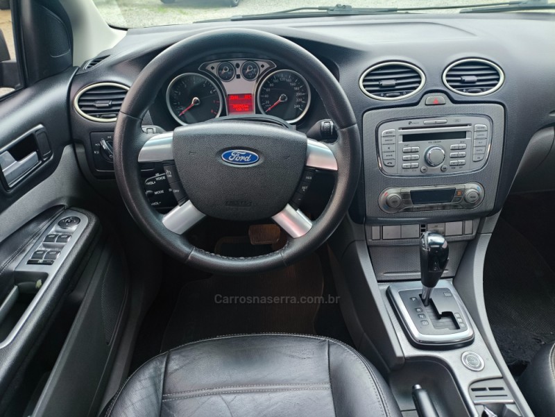 FOCUS 2.0 TITANIUM HATCH 16V FLEX 4P AUTOMÁTICO - 2013 - FARROUPILHA