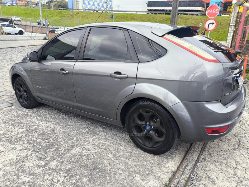 FOCUS 2.0 TITANIUM HATCH 16V FLEX 4P AUTOMÁTICO - 2013 - FARROUPILHA