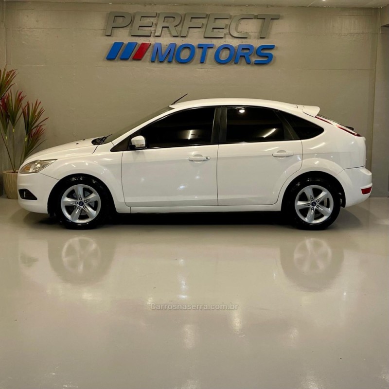 FOCUS 1.6 GLX 16V FLEX 4P MANUAL - 2011 - BENTO GONçALVES
