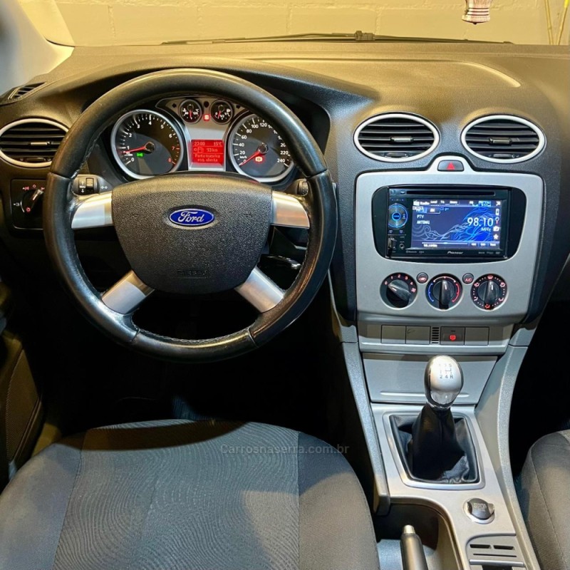 FOCUS 1.6 GLX 16V FLEX 4P MANUAL - 2011 - BENTO GONçALVES