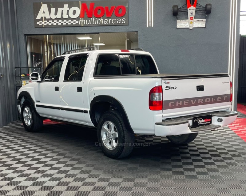 S10 2.4 MPFI ADVANTAGE 4X2 CD 8V FLEX 4P MANUAL - 2007 - VACARIA