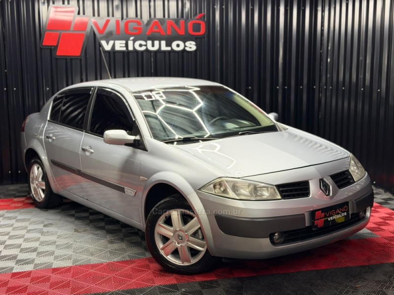 MÉGANE 2.0 DYNAMIQUE SEDAN 16V GASOLINA 4P MANUAL - 2008 - CAXIAS DO SUL