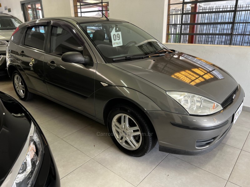 FOCUS 1.6 8V FLEX 4P MANUAL - 2009 - CARLOS BARBOSA