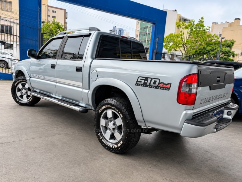 S10 2.8 EXECUTIVE 4X4 CD 12V TURBO ELECTRONIC INTERCOOLER DIESEL 4P MANUAL - 2011 - CAXIAS DO SUL