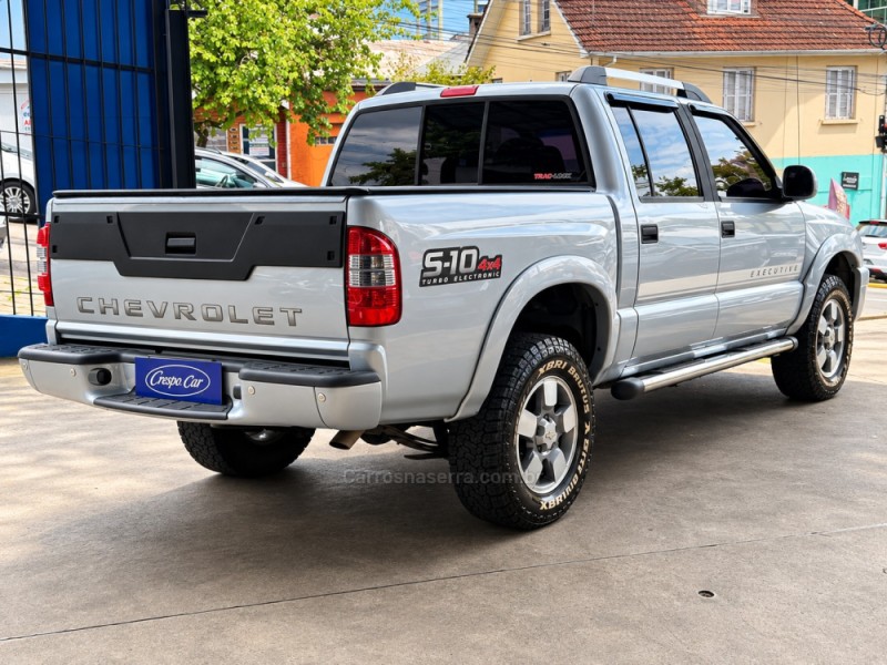 S10 2.8 EXECUTIVE 4X4 CD 12V TURBO ELECTRONIC INTERCOOLER DIESEL 4P MANUAL - 2011 - CAXIAS DO SUL