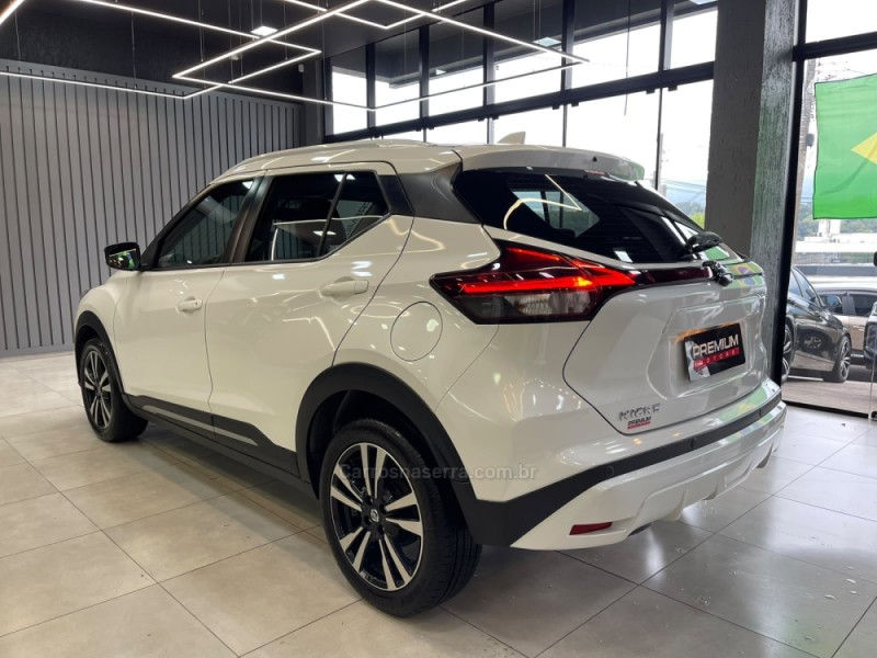 KICKS 1.6 ADVANCE 16V FLEX 4P AUTOMÁTICO - 2022 - DOIS IRMãOS