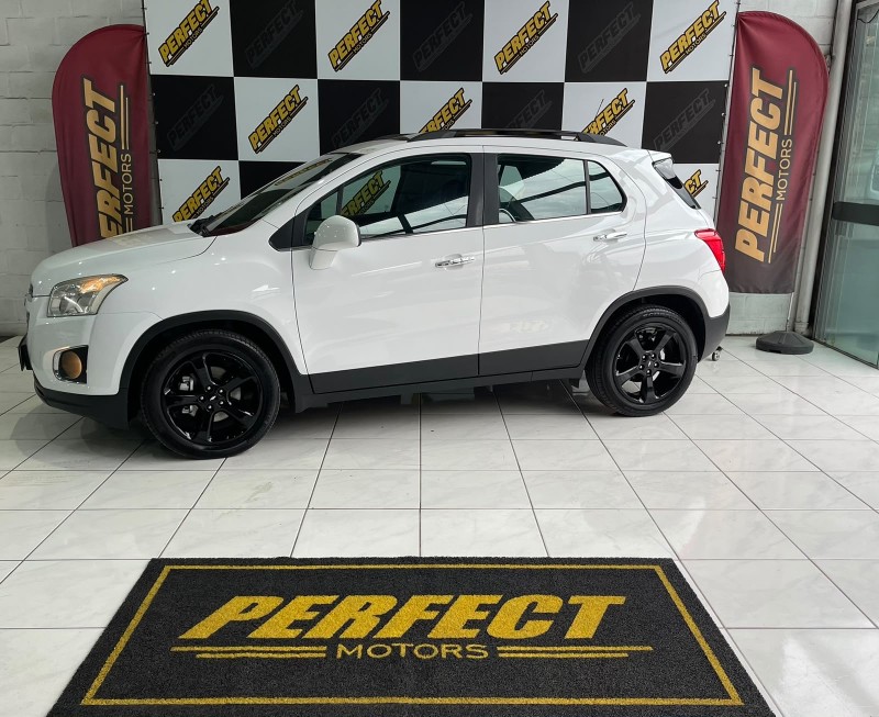 tracker 1.8 mpfi ltz 4x2 16v flex 4p automatico 2015 portao