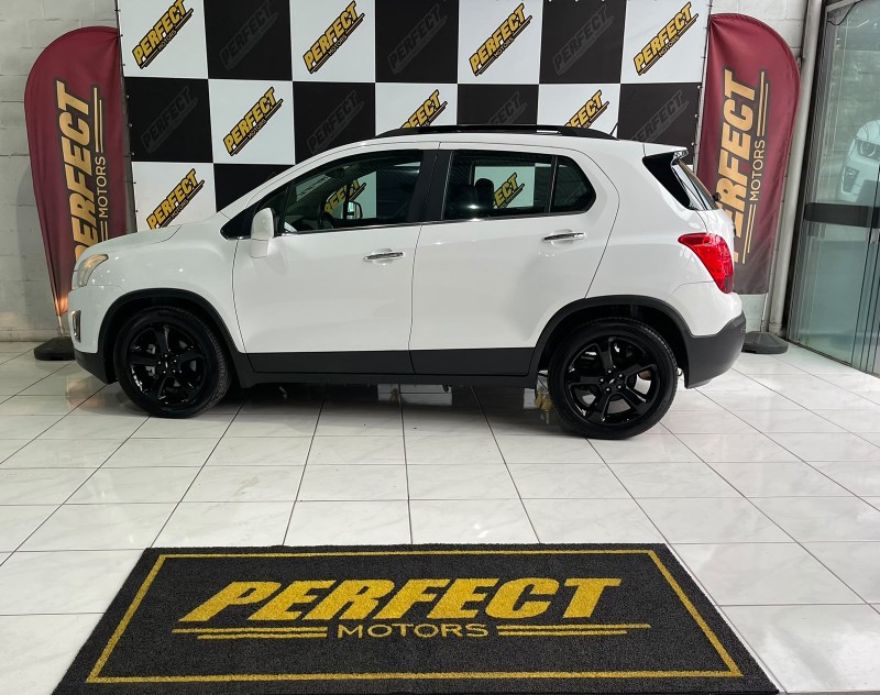 TRACKER 1.8 MPFI LTZ 4X2 16V FLEX 4P AUTOMÁTICO - 2015 - PORTãO