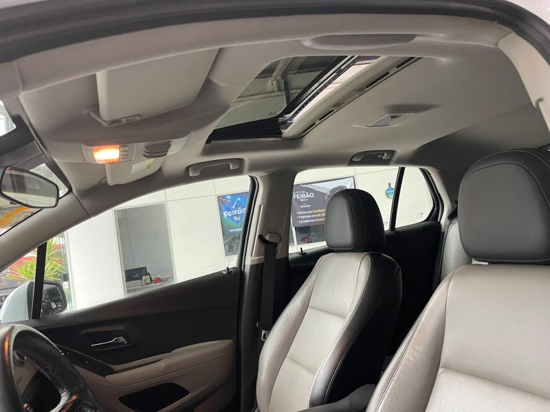 TRACKER 1.8 MPFI LTZ 4X2 16V FLEX 4P AUTOMÁTICO - 2015 - PORTãO