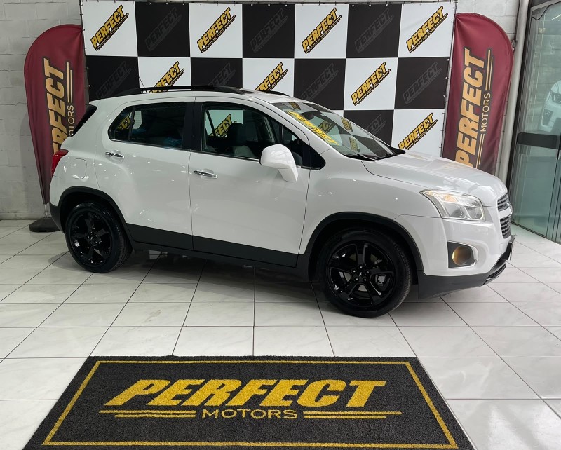 TRACKER 1.8 MPFI LTZ 4X2 16V FLEX 4P AUTOMÁTICO - 2015 - PORTãO