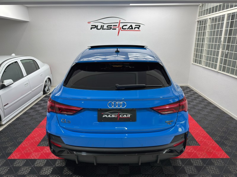 Q3 2.0 TFSI SPORTBACK PERFORMANCE BLACK QUATTRO GASOLINA 4P AUTOMÁTICO - 2022 - CAXIAS DO SUL