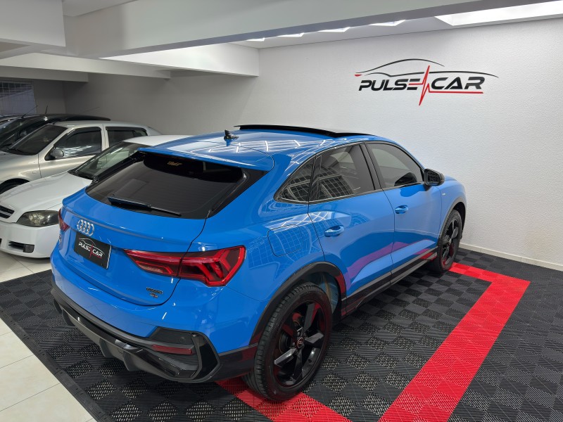 Q3 2.0 TFSI SPORTBACK PERFORMANCE BLACK QUATTRO GASOLINA 4P AUTOMÁTICO - 2022 - CAXIAS DO SUL