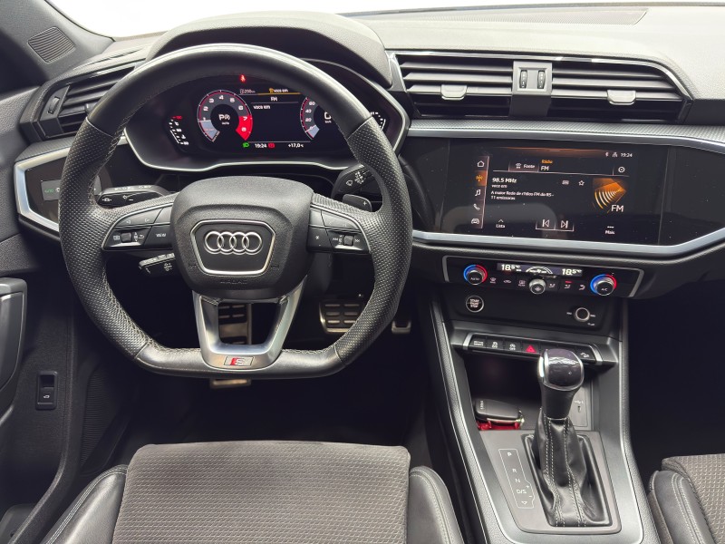 Q3 2.0 TFSI SPORTBACK PERFORMANCE BLACK QUATTRO GASOLINA 4P AUTOMÁTICO - 2022 - CAXIAS DO SUL
