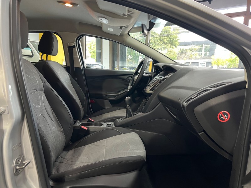 FOCUS 1.6 SE 16V FLEX 4P MANUAL - 2014 - CAXIAS DO SUL
