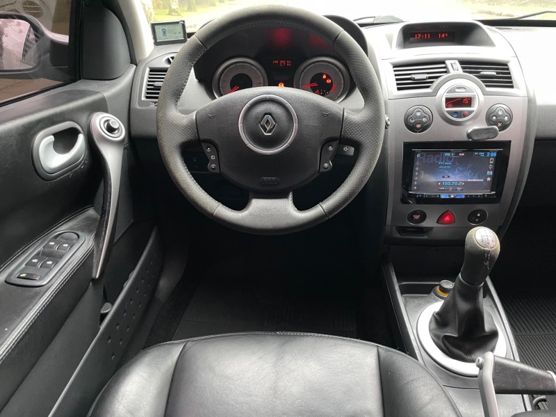 MÉGANE 1.6 DYNAMIQUE GRAND TOUR 16V FLEX 4P MANUAL - 2011 - CAXIAS DO SUL