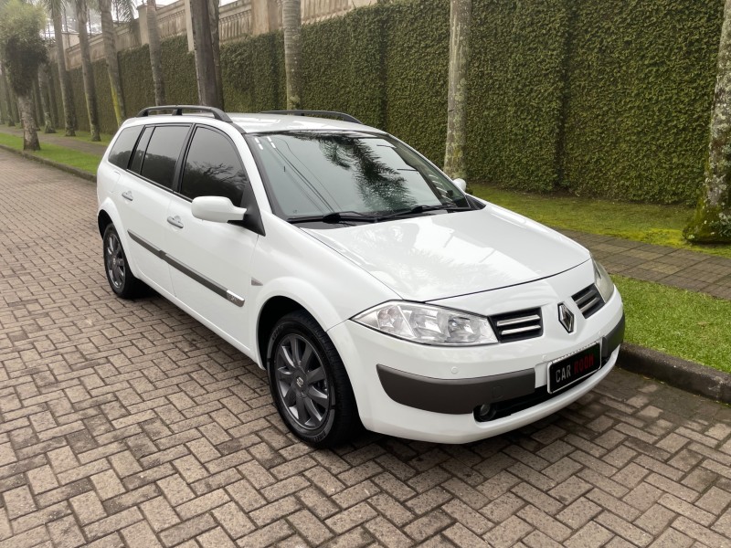MÉGANE 1.6 DYNAMIQUE GRAND TOUR 16V FLEX 4P MANUAL - 2011 - CAXIAS DO SUL